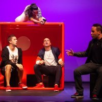 Kazališna predstava 'Bolje biti bogat i sretan'