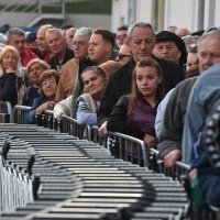 Predsjednik Vučić prvi kupac u novootvorenom Lidlu