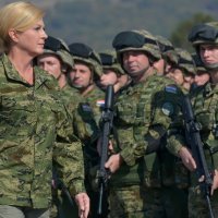 Grabar-Kitarović i Krstićević obišli vojnu vježbu Velebit 18