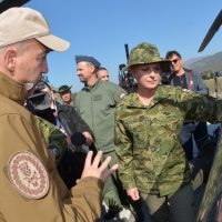 Grabar-Kitarović i Krstićević obišli vojnu vježbu Velebit 18