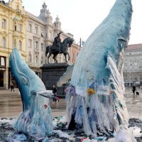 Greenpeace doveo kitove na Jelačićev trg