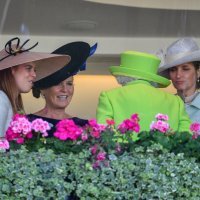 Sarah Ferguson u društvu kraljice Elizabete II