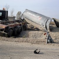 Sudar na pružnom prijelazu između kamiona i putničkog vlaka