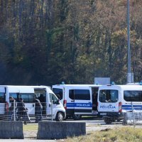 Migranti koji se nalaze u BiH probili su kordon i krenuli prema Hrvatskoj
