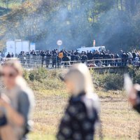 Migranti koji se nalaze u BiH probili su kordon i krenuli prema Hrvatskoj