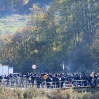 Migranti koji se nalaze u BiH probili su kordon i krenuli prema Hrvatskoj