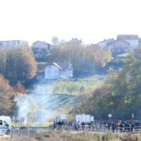 Migranti koji se nalaze u BiH probili su kordon i krenuli prema Hrvatskoj