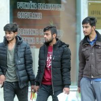 Dio migranata autobusom prevezen u prihvatni centar Bira