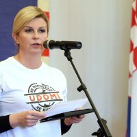 Predsjednica i "prvi" psić na Danima otvorenih vrata povodom Dana zaštite životinja