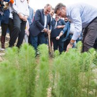 Andrej Plenković posadio prvo stablo u Kučinama