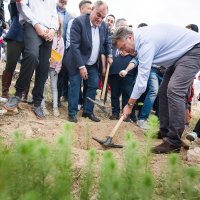 Andrej Plenković posadio prvo stablo u Kučinama