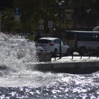 Jugo oštetilo dio zida rovinjske rive