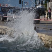 Jugo oštetilo dio zida rovinjske rive