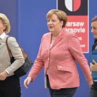 Ursula von der Leyen i Angela Merkel
