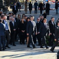 Uoči blagdana Svih svetih državni vrh na Mirogoju položio vijence