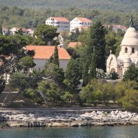 Mauzolej obitelji Petrinović u Supetru