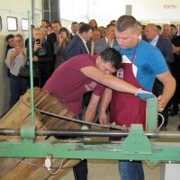 Talijani u Kutini proizvode vinske bačve od slavonskog hrasta