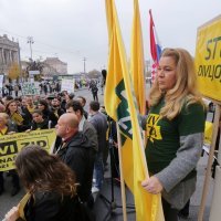 Ispred ureda Hrvatskih šuma održan prosvjed Živog zida