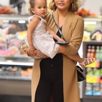 Chrissy Teigen sa kćerkicom Lunom