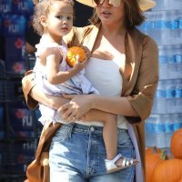 Chrissy Teigen sa kćerkicom Lunom