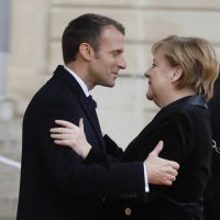 Emmanuel Macron i Angela Merkel