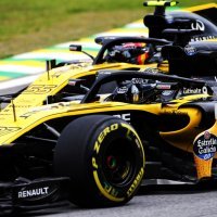 Nico Hulkenberg (NJE) Renault, Carlos Sainz Jr (ŠPA) Renault
