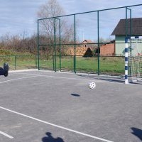 Obilazak novouređenog sportskog igrališta u romskom naselju u Capraškim poljanama