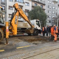 Zbog puknuća vodovodne cijevi u Maksimirskoj, došlo do zastoja u prometu