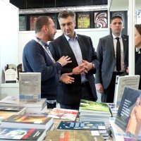 Premijer Plenković obišao Interliber 41. Međunarodni sajam knjiga i učila