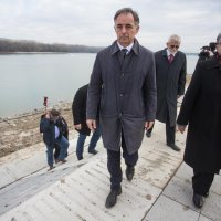 Milorad Pupovac položio vijenac u rijeku Dunav