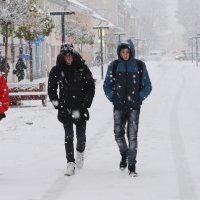 Gusti snijeg počeo padati u ranim jutarnjim satima