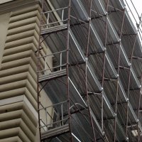 U Rijeci se urušila skela u Adamićevoj ulici