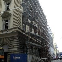 U Rijeci se urušila skela u Adamićevoj ulici