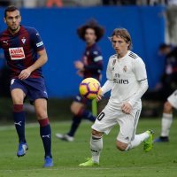 Eibar (Gonzalo Escalante) - Real Madrid (Luka Modrić)