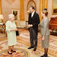 Igor Pokaz, Mirna Zelić Pokaz i kraljica Elizabeta