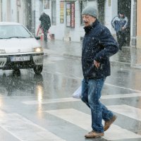 Od ranih jutarnjih sati u Sisku pada snijeg