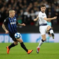 Ben Davies protiv Nainggolana