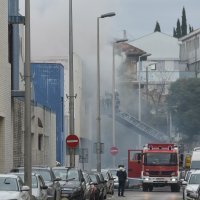 Zadar: U sklopu marine Tankerkomerc vatrogasci se bore s požarom