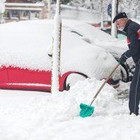 Snijeg zabijelio ulice Osijeka