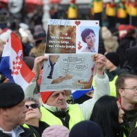 Održan prosvjed žutih prsluka na Trgu bana Jelačića