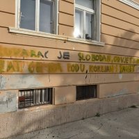 Kod odvjetničkog ureda Andreja Korljana osvanuo prijeteći grafit