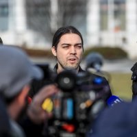 Zagreb: Živi zid o najavljenom gašenju rafinerije u Sisku