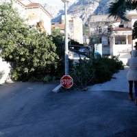 Olujna bura prouzročila štetu na makarskom području