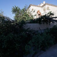 Olujna bura prouzročila štetu na makarskom području