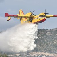 Dubrava kod Šibenika: Zračne snage pomažu vatrogascima u gašenju požara