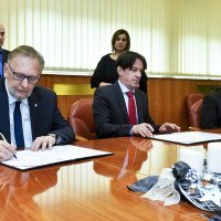 Davor Božinović, pomoćnici ministra i potpisnici ugovora