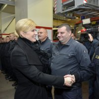 Predsjednica s vatrogascima u Savskoj