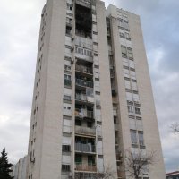 Zbog požara na balkonu vatrogasci evakuirali stanare nebodera