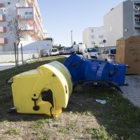 Orkanska bura raznosila je kontejnere širom grada