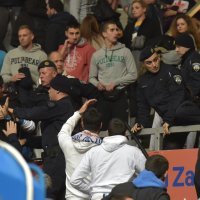 Sukob navijača i policije